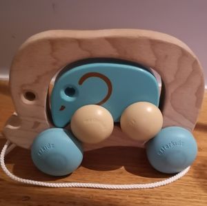 Mastermidz Elephant Pull toy